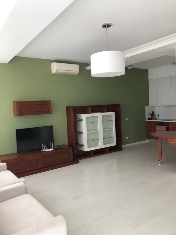 Студия с дизайнерским ремонтом