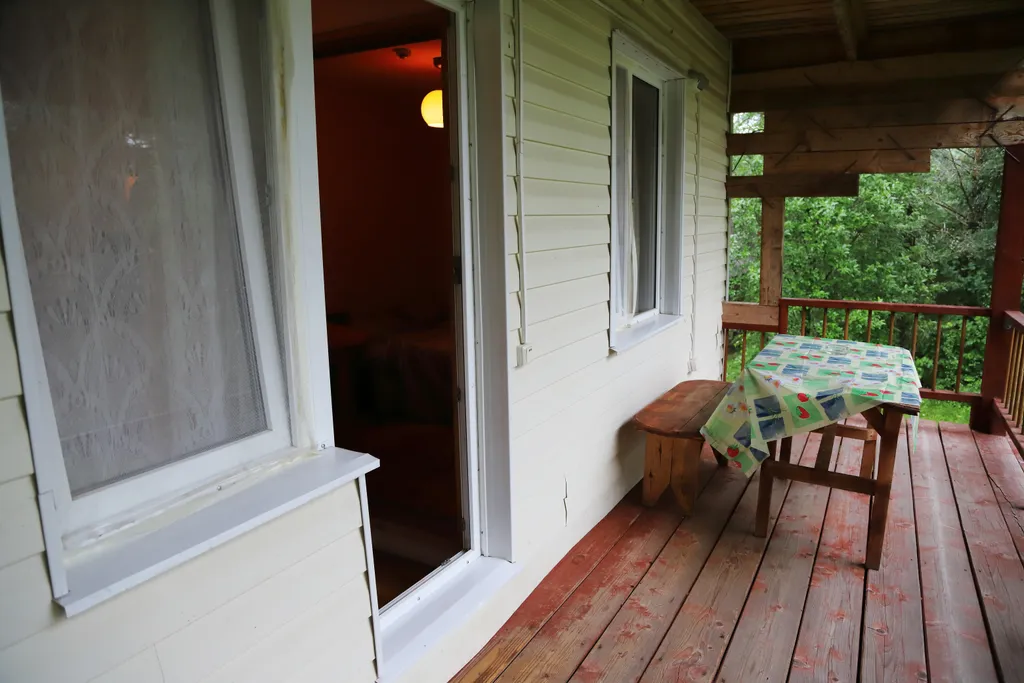 Люкс с камином рядом с рекой Волга в лесу