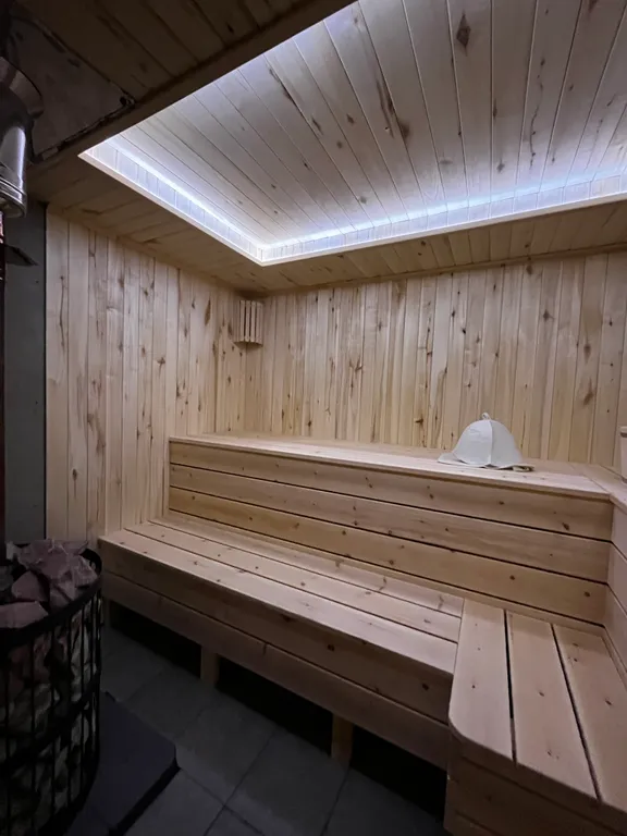 Уютный загородный дом с баней