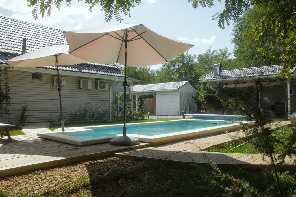 Уютный коттедж с баней, бассейном и купелью в 40 км от Краснодара