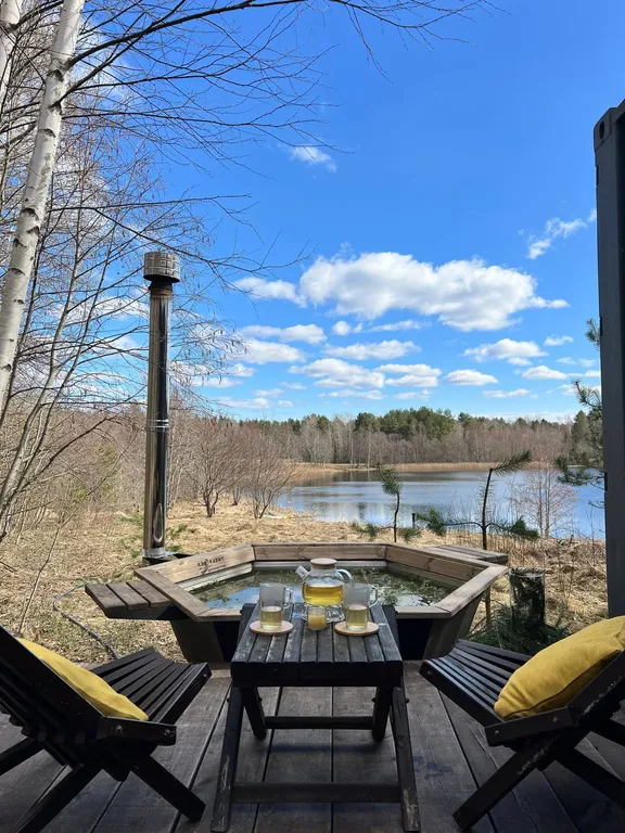 Дом на холме с сибирским чаном