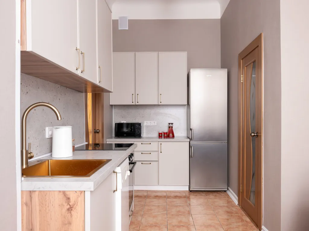 Просторная квартира с тремя спальными и балконом с видом