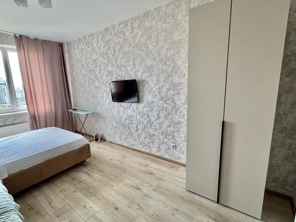 Отличная квартира в новом доме близко к центру города