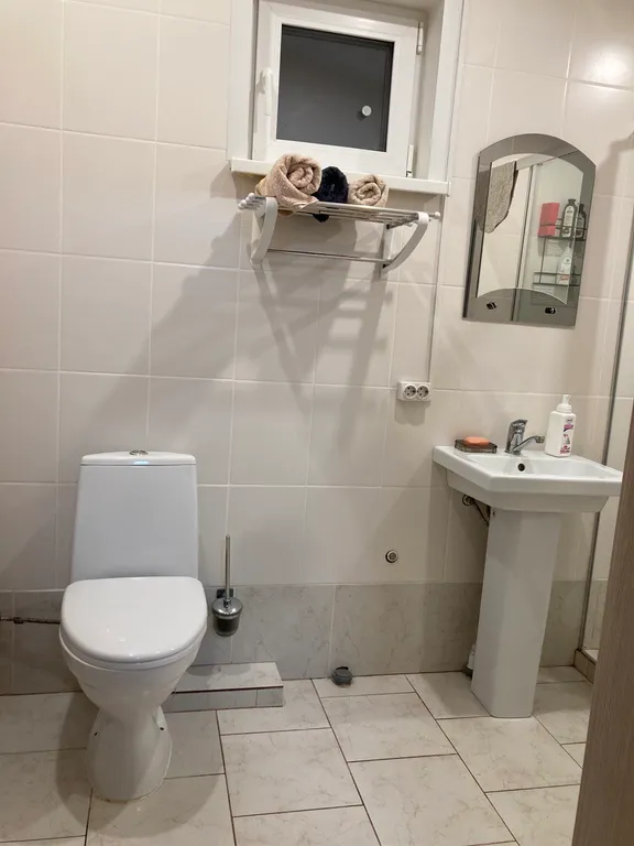 Уютный домик с беседкой в центре города