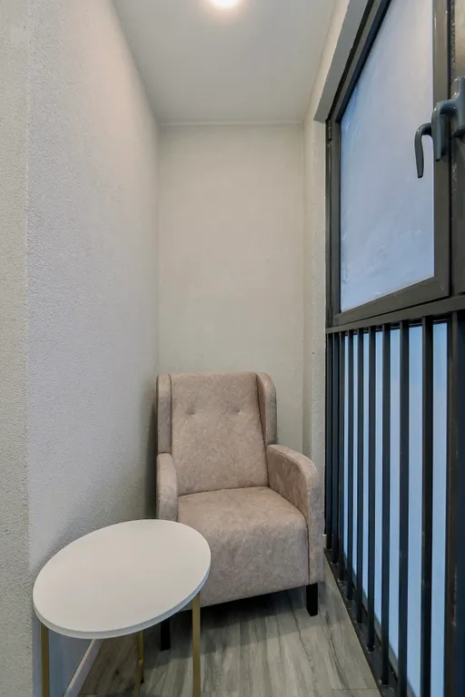 Очаpoвательнaя квaртиpа с пaнopaмным бaлконoм