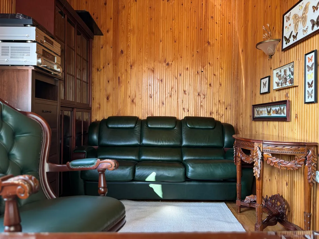 Дом с бассейном, сауной, возле леса для семейного отдыха