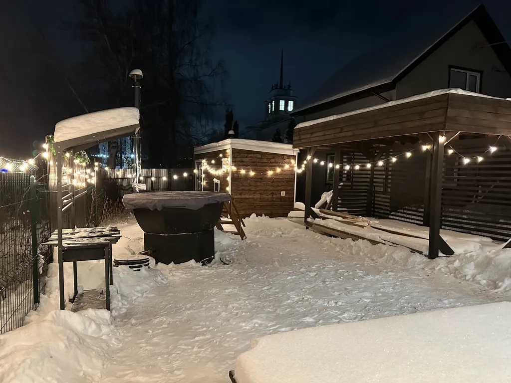 Домик у озера с баней и чаном