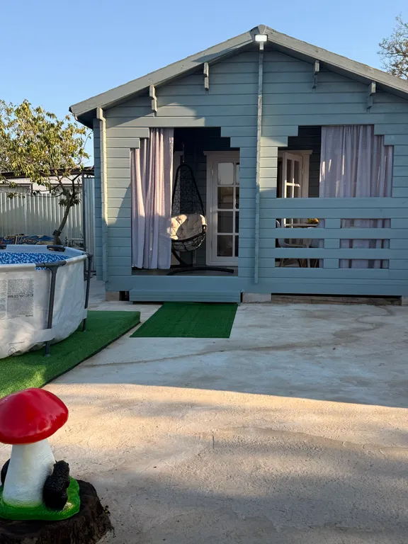 Домик на хуторе у залива