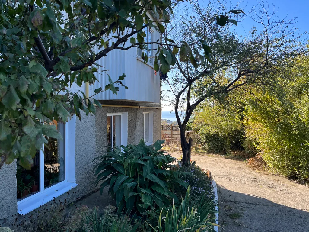 Яркая и солнечная квартира с видом на море