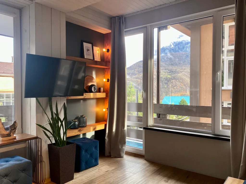 Квартира с большим балконом в горах