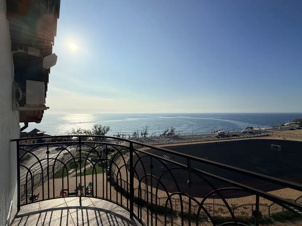 Уютная квартира с прямым видом на море