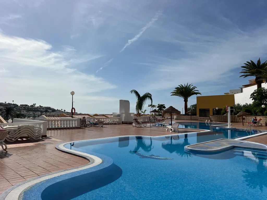 PaulMarie Apartment with heated pool in Las Brisas