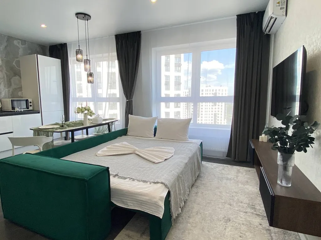 Шикарная квартира рядом трассой при заезде в город, со своей стоянкой