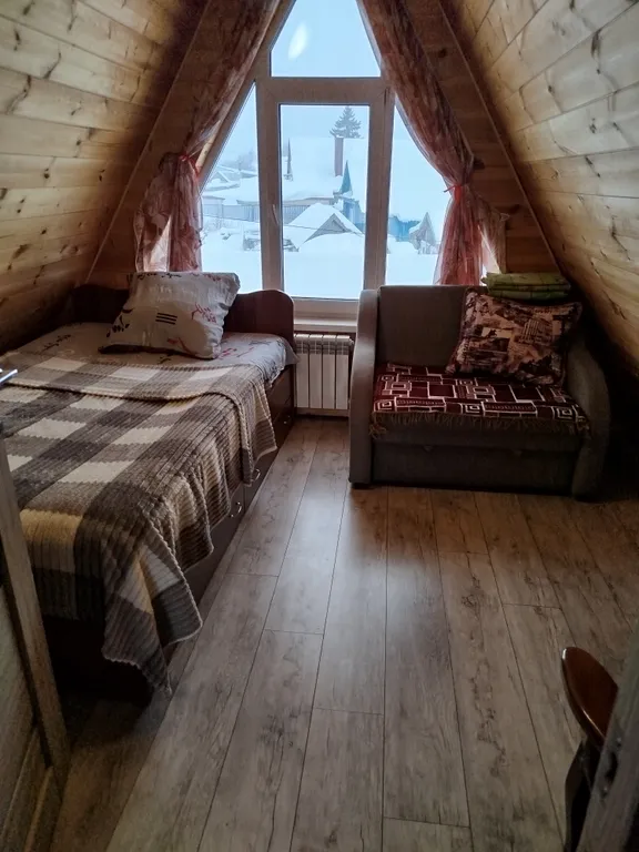 Дом с баней и панорамными окнами на первой линии