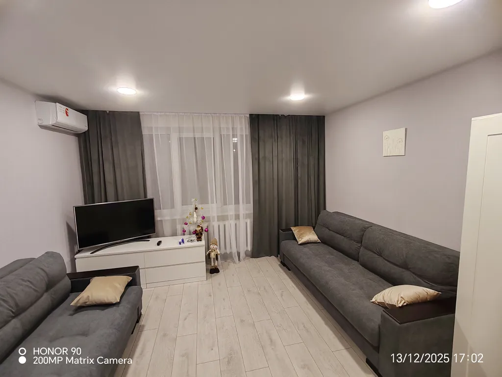 Двухкомнатная квартира, кафе "Васильки"