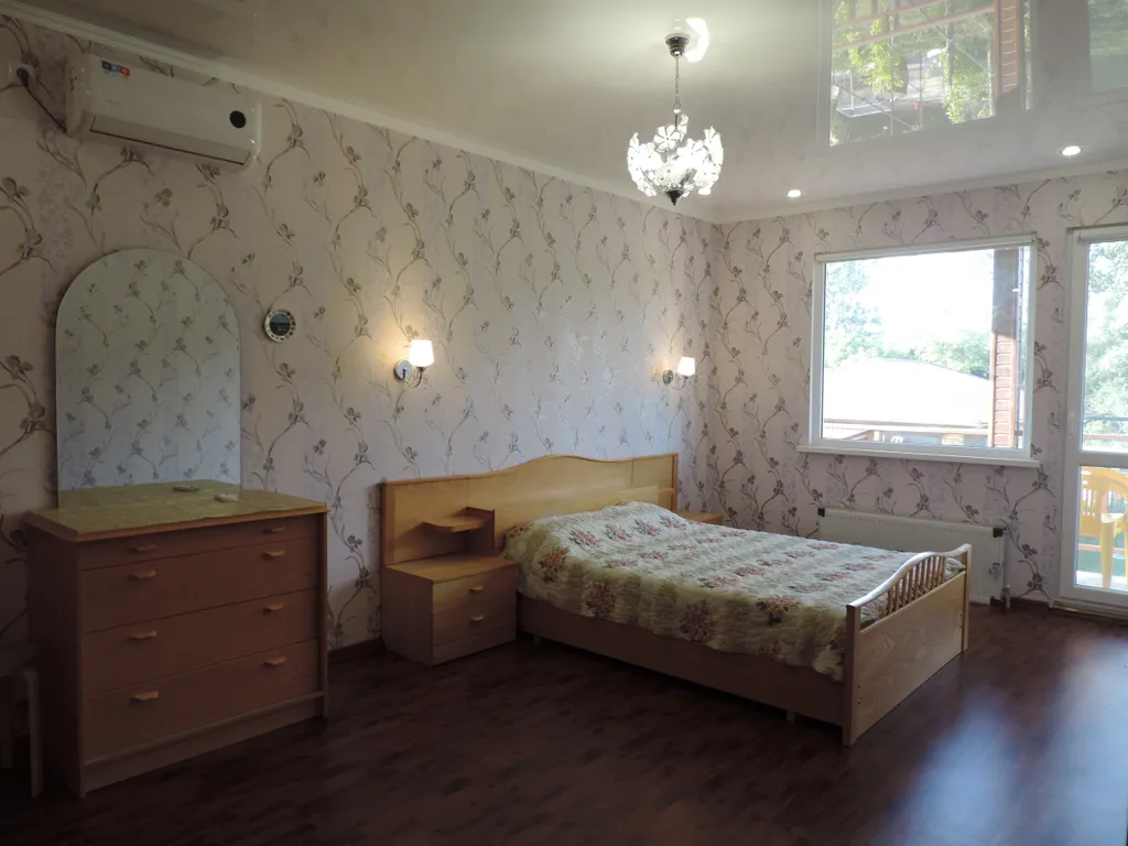 Дом возле Кипарисового озера