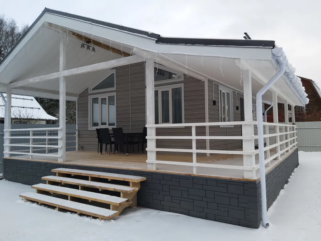 Дом в окружении леса