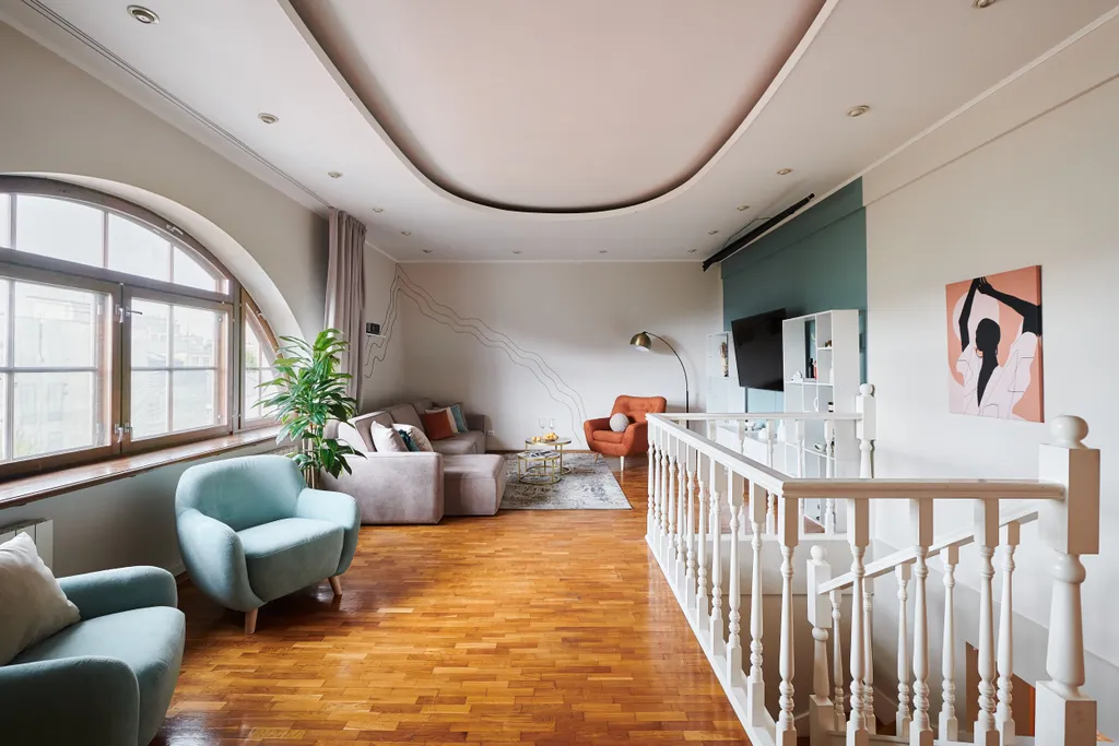 Двухуровневая с мансардой у Патриарших Прудов