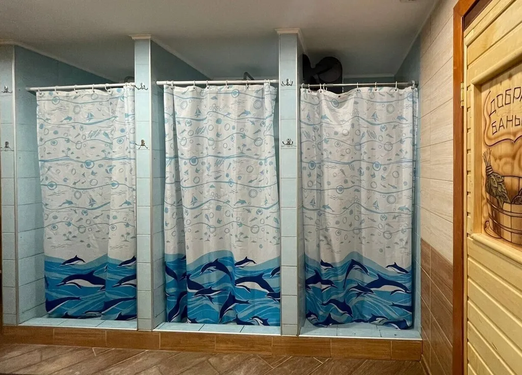 Коттедж с баней и бассейном