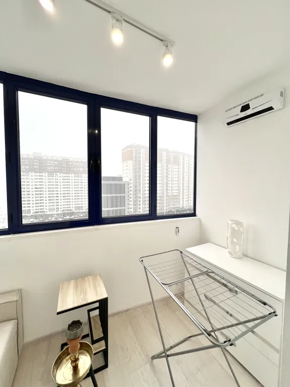 Двухкомнатная квартира в центре с 2 лоджиями