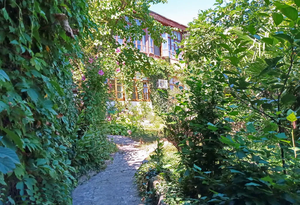 1-й этаж частного дома с садом