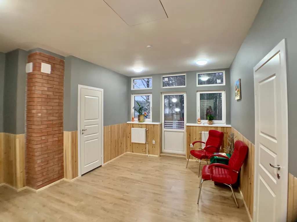 Коттедж на на берегу озера с банями и купелью