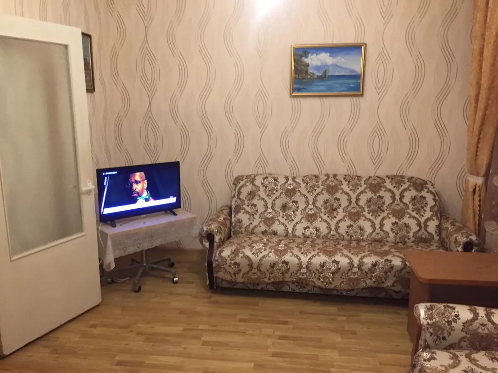 Квартира 2-комнатная Квартира — Алушта