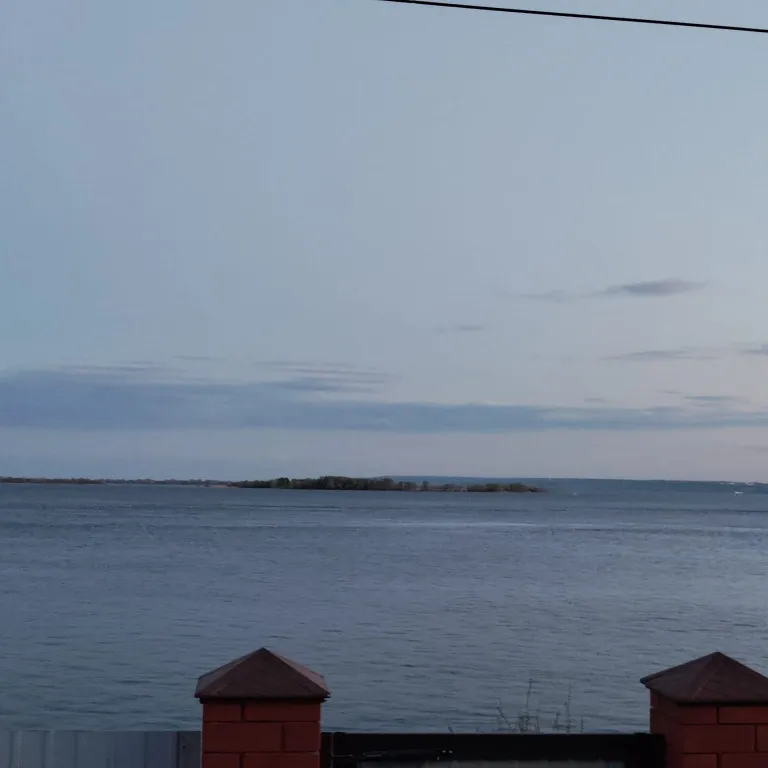 Дом на берегу реки Волги