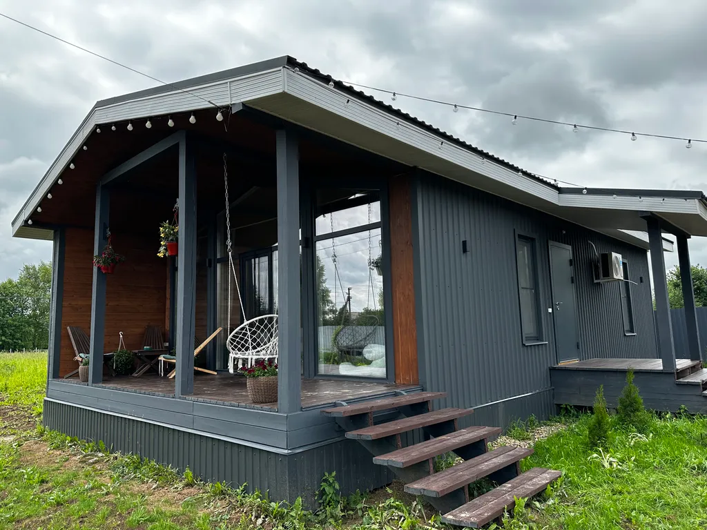 Уютный современный дом рядом с озером