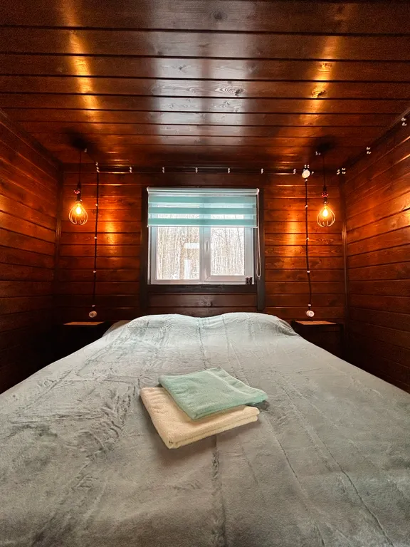 Уютный дом на берегу озера