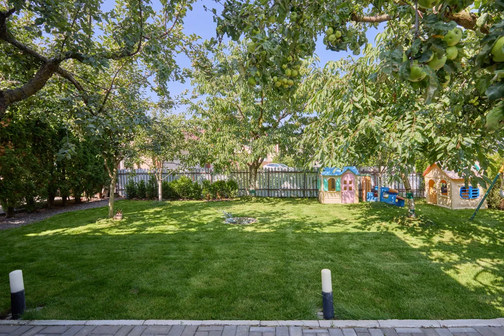 7-комнатный Дом