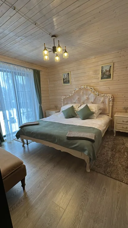 Частный дом с баней на дровах