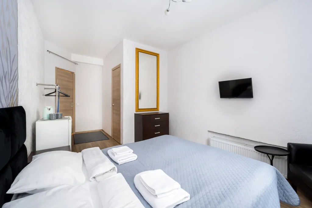 Квартира Комната с санузлом и большой двуспальной кроватью у зоопарка — Санкт-Петербург