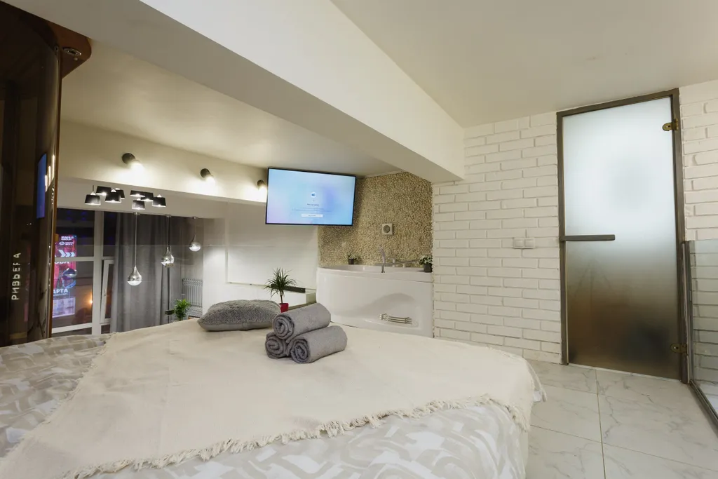 Квартира Квартира Просторный лофт с сауной и джакузи в центре — Москва