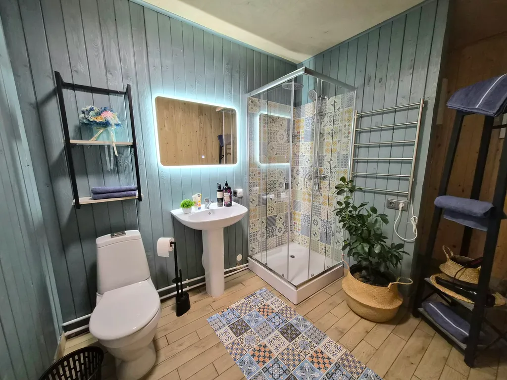 Дом на берегу леса