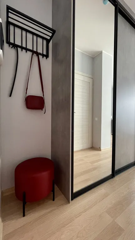 Не в отеле, а в квартире на Репина 77