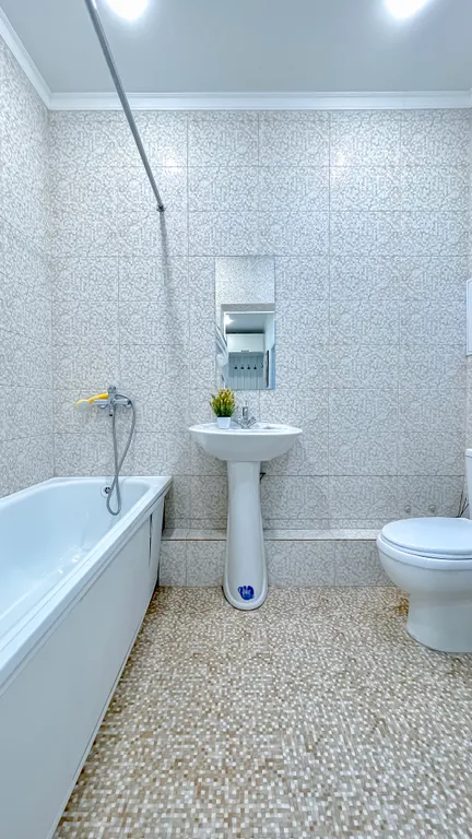 Квартира находится в центре в жилом комплексе атлант