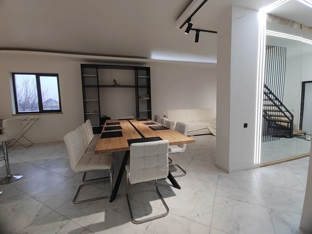 6-комнатный Дом