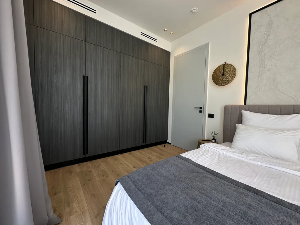 Апартаменты люкс с личной террасой и выходом к бассейну