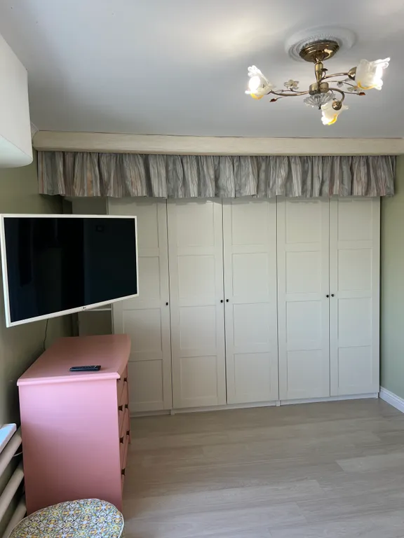 Уютный домик у озера