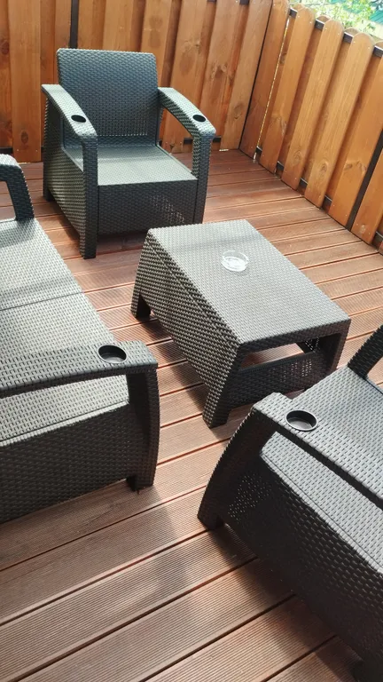 Комплекс с видом на реку в центре Чемала