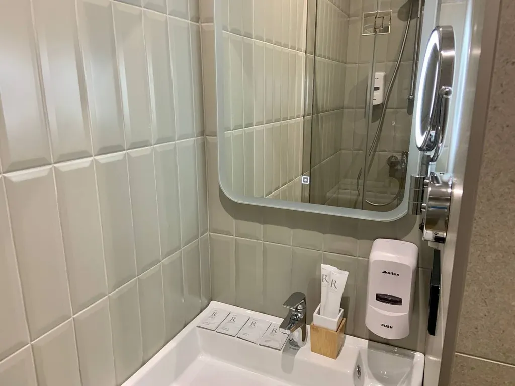 "В Гости!" на Запорожской 69 (1к студия №1 рядом с БЦ "Сити")