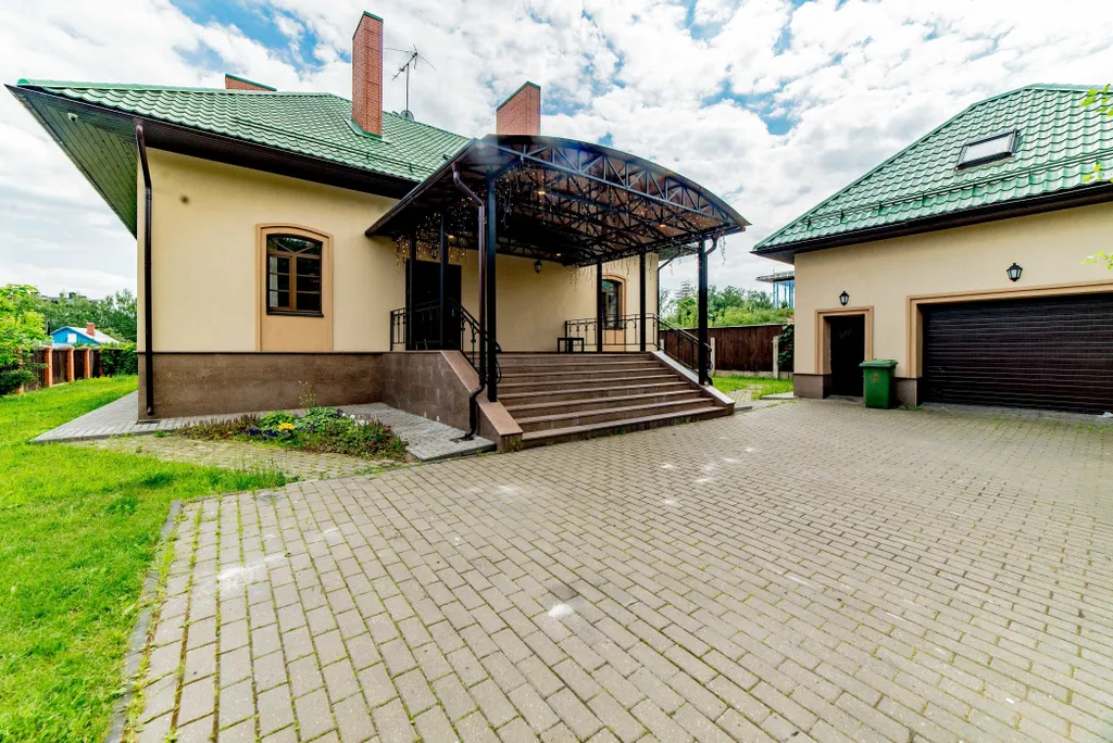 Коттедж Дом с бассейном и сауной — Горки-2