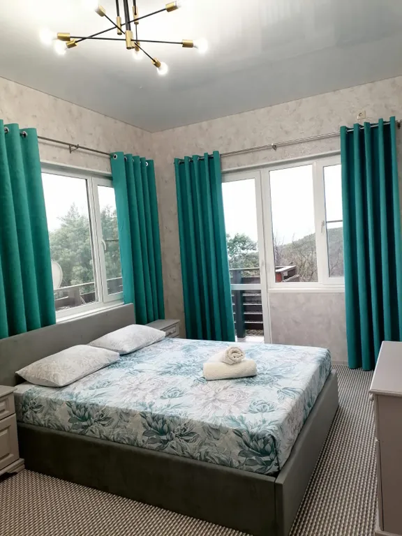 Дом - вилла - коттедж 5 спален
На территории бассейн