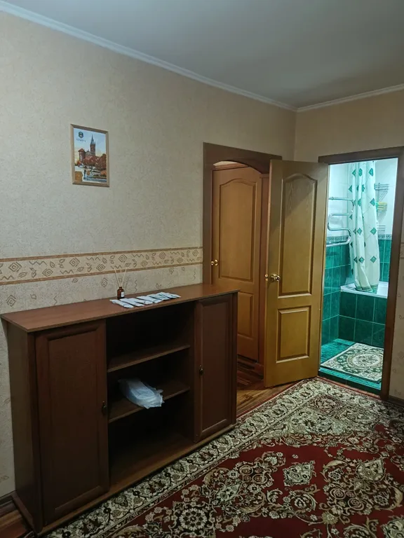 Просторная, чистая 2-х комнатная квартира.