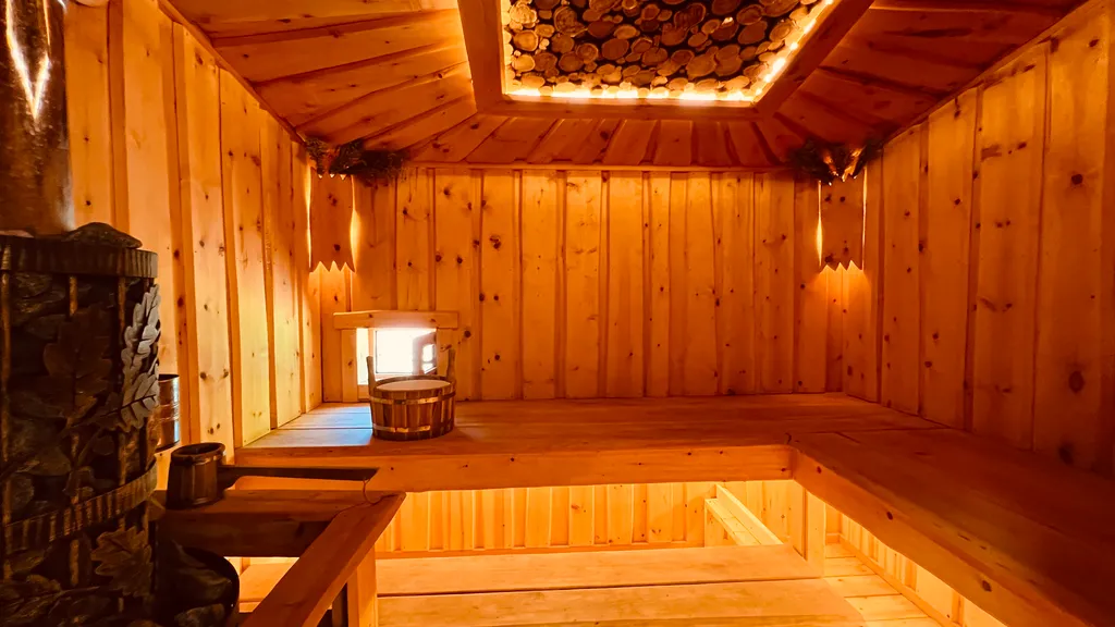 Дом с видом на лес рядом с горной рекой