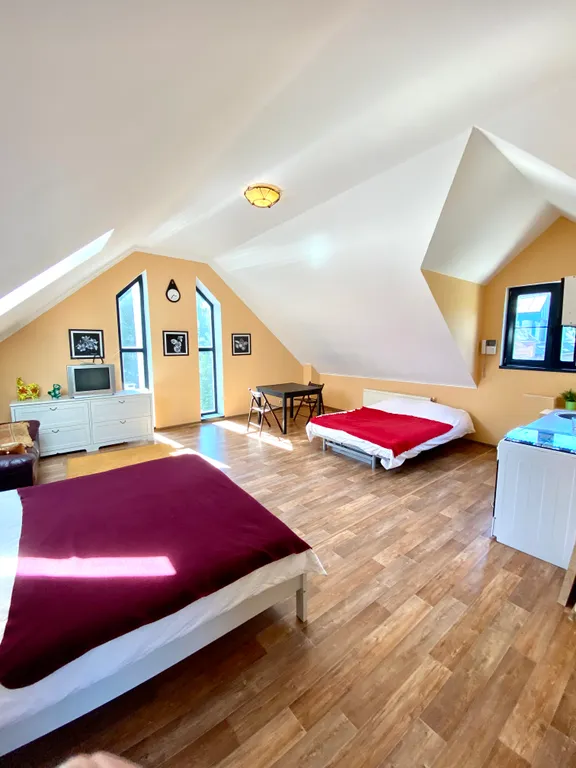 Вилла с круглым бассейном