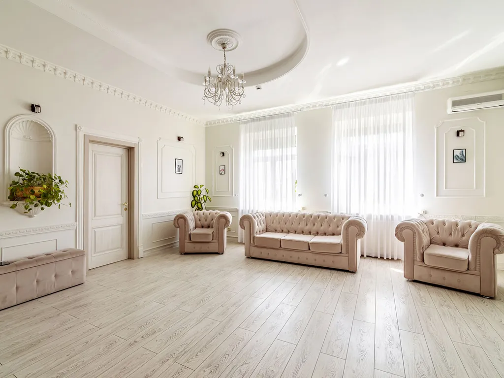 Дом с бассейнами и банкетным залом на Дмитровском шоссе