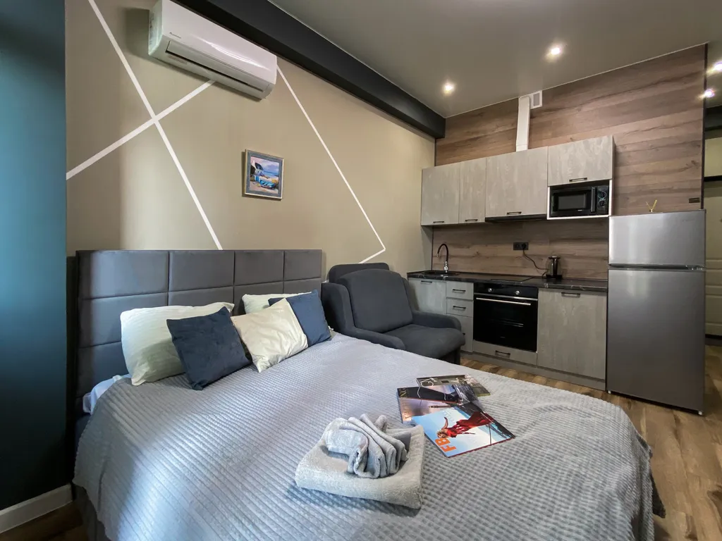 Дизайнерская студия с верандой