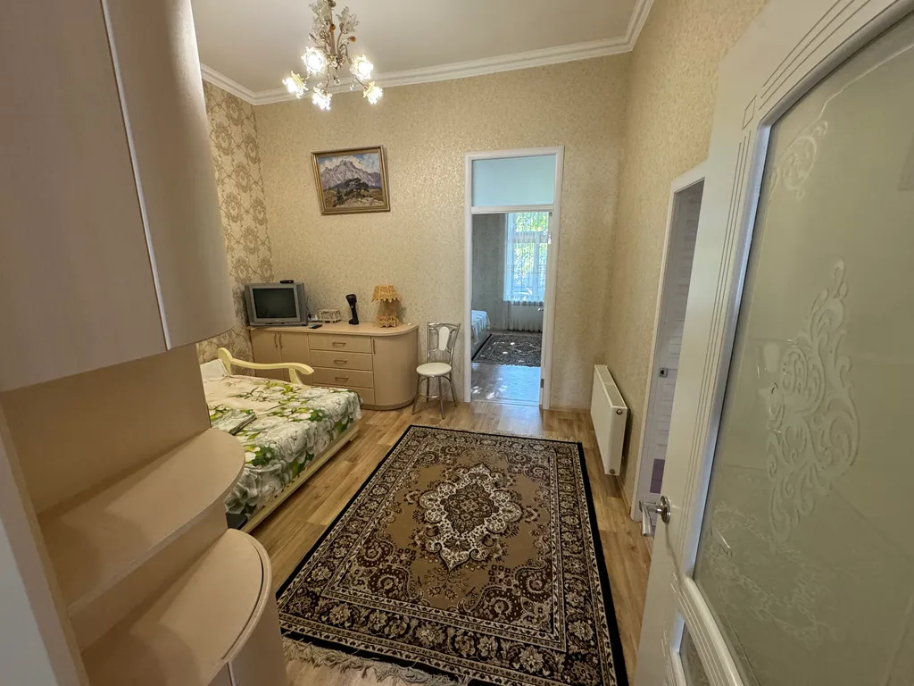 Коттедж Дом в хорошем районе, без соседей — Евпатория